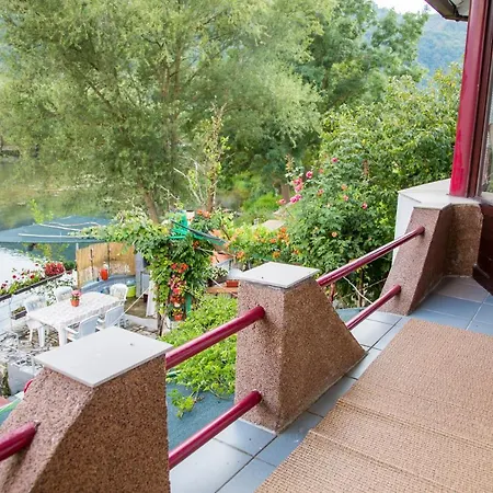 Nyaraló Dino Kulen Vakuf